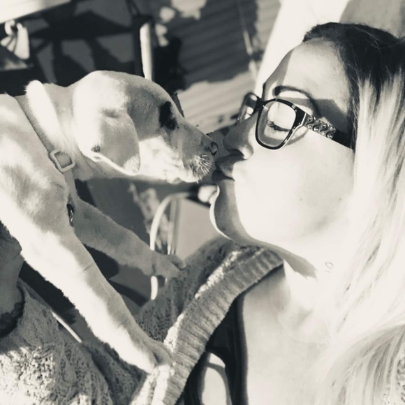 How 'Bout You Kitsch Me Outside? - Picture 2 of 2